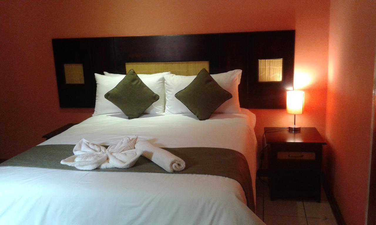 Larissa Hotel Maun Exteriör bild