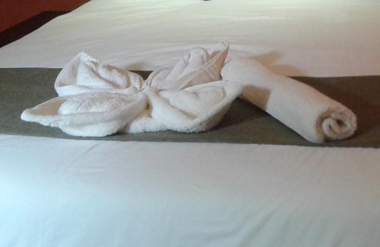 Larissa Hotel Maun Exteriör bild